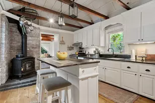 21 Lincoln St, Medway, MA 02053 - Photo 7