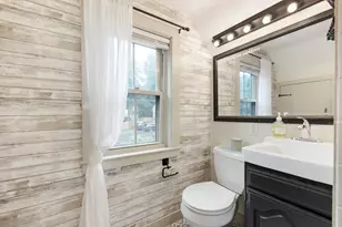 21 Lincoln St, Medway, MA 02053 - Photo 27