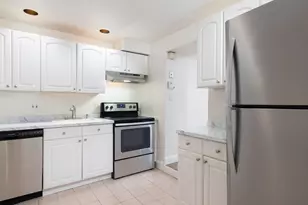 2 Derne St, Boston, MA 02114 - Photo 25