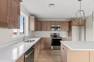 393 Court St, Plymouth, MA 02360 - Photo 3