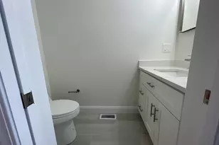 40 Everett St, Everett, MA 02149 - Photo 29