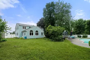 10 Locust St, Burlington, MA 01803 - Photo 3
