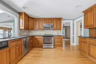 21 Goulding St E, Sherborn, MA 01770 - Photo 5