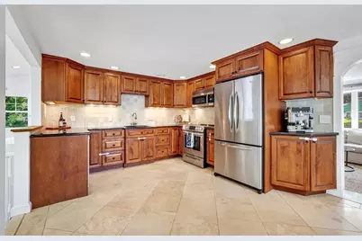 26 Brooksbie Rd, Bedford, MA 01730 - Photo 5