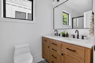 37 Kingston St, Somerville, MA 02144 - Photo 15