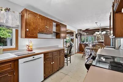 96 Sunrise Ave, Leominster, MA 01453 - Photo 9