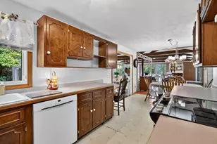 96 Sunrise Ave, Leominster, MA 01453 - Photo 9