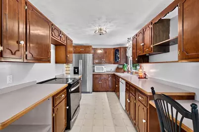 96 Sunrise Ave, Leominster, MA 01453 - Photo 7