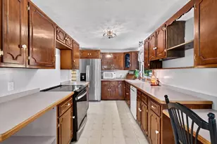96 Sunrise Ave, Leominster, MA 01453 - Photo 7