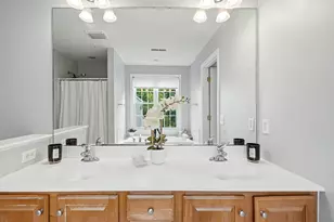 46 Tulip Cir, Grafton, MA 01560 - Photo 21