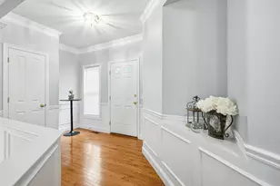 46 Tulip Cir, Grafton, MA 01560 - Photo 3