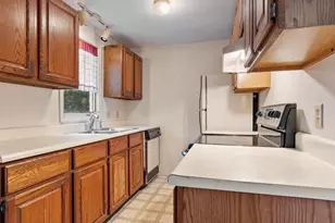 119 Cortland Cir, Leominster, MA 01453 - Photo 9