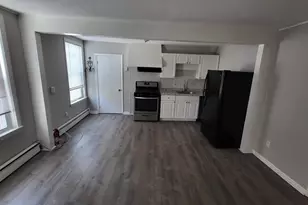 84 Pleasant St, Lowell, MA 01852 - Photo 5
