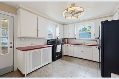 60 Newhill Ave, Somerset, MA 02726 - Photo 11