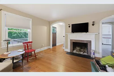 60 Newhill Ave, Somerset, MA 02726 - Photo 5