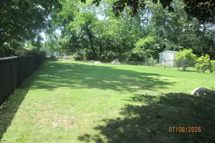 183 Compos St, Somerset, MA 02726 - Photo 3