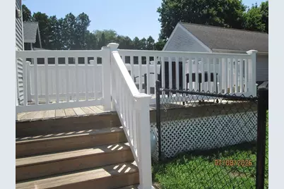 183 Compos St, Somerset, MA 02726 - Photo 7