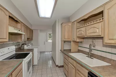 91 Partridge Ln #91, Chicopee, MA 01022 - Photo 7
