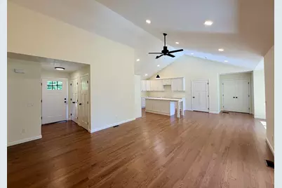 20 Highland Ave, West Boylston, MA 01583 - Photo 9