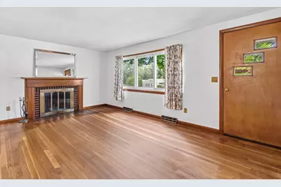 44 Deerfield Dr, Northampton, MA 01062 - Photo 9