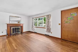 44 Deerfield Dr, Northampton, MA 01062 - Photo 9