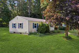 44 Deerfield Dr, Northampton, MA 01062 - Photo 1