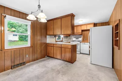 44 Deerfield Dr, Northampton, MA 01062 - Photo 5