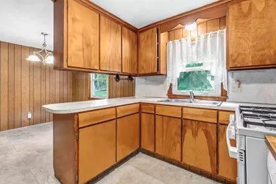 44 Deerfield Dr, Northampton, MA 01062 - Photo 3