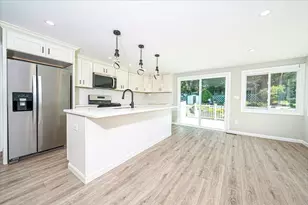 23 Taunton St, Bellingham, MA 02019 - Photo 3