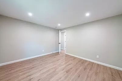 23 Taunton St, Bellingham, MA 02019 - Photo 11