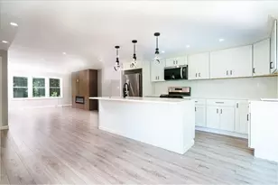 23 Taunton St, Bellingham, MA 02019 - Photo 3