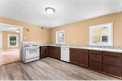 2 Hacker Ct, Worcester, MA 01603 - Photo 5