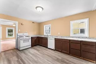 2 Hacker Ct, Worcester, MA 01603 - Photo 5