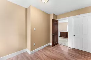 2 Hacker Ct, Worcester, MA 01603 - Photo 7