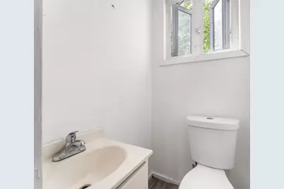 2 Hacker Ct, Worcester, MA 01603 - Photo 11