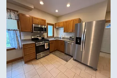 372 Metropolitan Ave #1, Boston, MA 02131 - Photo 3