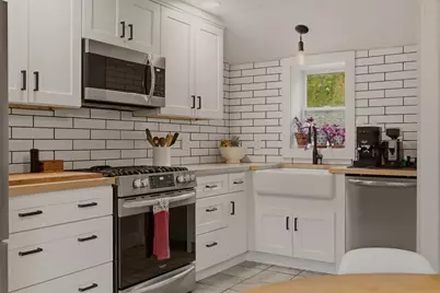 22 Hathaway, Dartmouth, MA 02747 - Photo 3