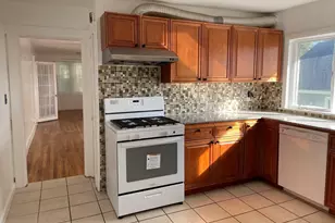 38 Hemlock St, Arlington, MA 02474 - Photo 3