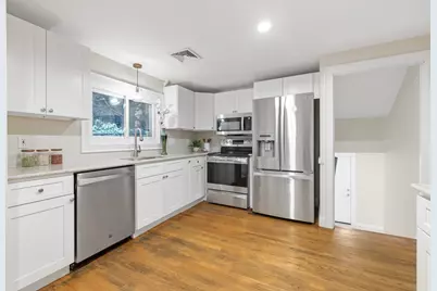 22 Bracebridge Road, Newton, MA 02459 - Photo 7