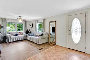 67 Fieldston St, Springfield, MA 01119 - Photo 3