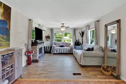 67 Fieldston St, Springfield, MA 01119 - Photo 9