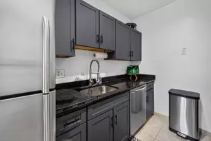 52 Lawrence Dr, Lowell, MA 01854 - Photo 9