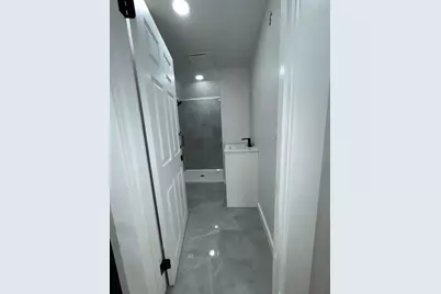86 Amherst St, Springfield, MA 01109 - Photo 11