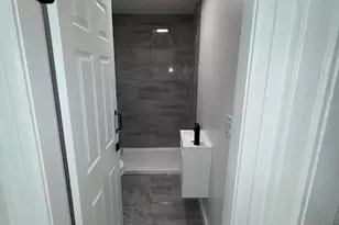 86 Amherst St, Springfield, MA 01109 - Photo 19