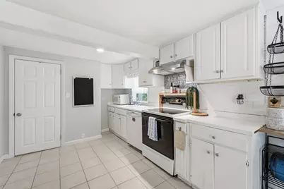 27 Leigh Rd, Hamilton, MA 01982 - Photo 5