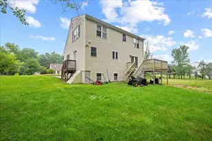 7 Sneade Dr, Oxford, MA 01540 - Photo 3