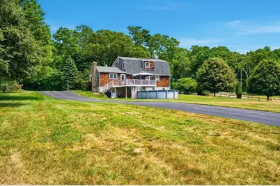 665 Blackstone St, Uxbridge, MA 01569 - Photo 11