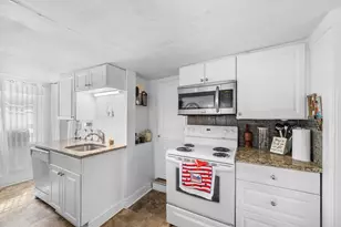 17 Vestry St, Beverly, MA 01915 - Photo 23