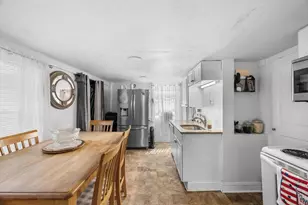 17 Vestry St, Beverly, MA 01915 - Photo 23