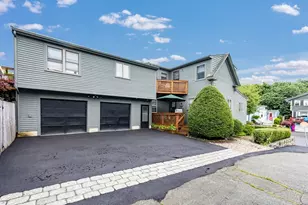 24 Pond St, Marblehead, MA 01945 - Photo 3